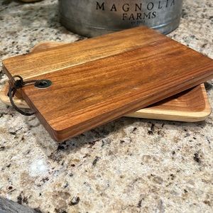 DECORATIVE WOOD CUTTING BOARD AND WOOD TRAY
